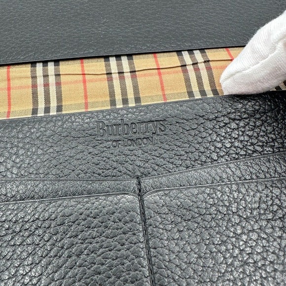 Burberry Vintage Bi fold Wallet - Picture 3 of 8